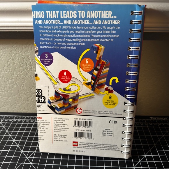 Lego Klutz Activity Books Chain Reactions, Gear Bots and Gadgets - Picture 5 of 8